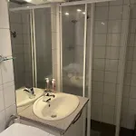 Apartamento Spacious Retreat With Sauna And Parking