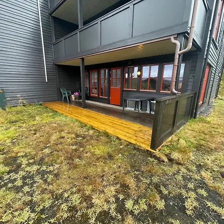 Spacious Retreat With Sauna And Parking