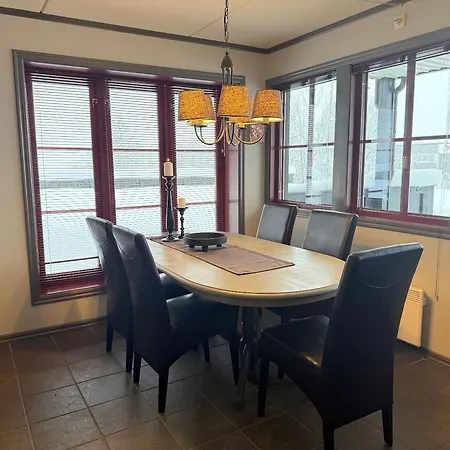 Spacious Retreat With Sauna And Parking Beitostolen