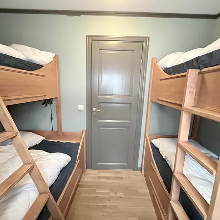 Spacious Retreat With Sauna And Parking 公寓